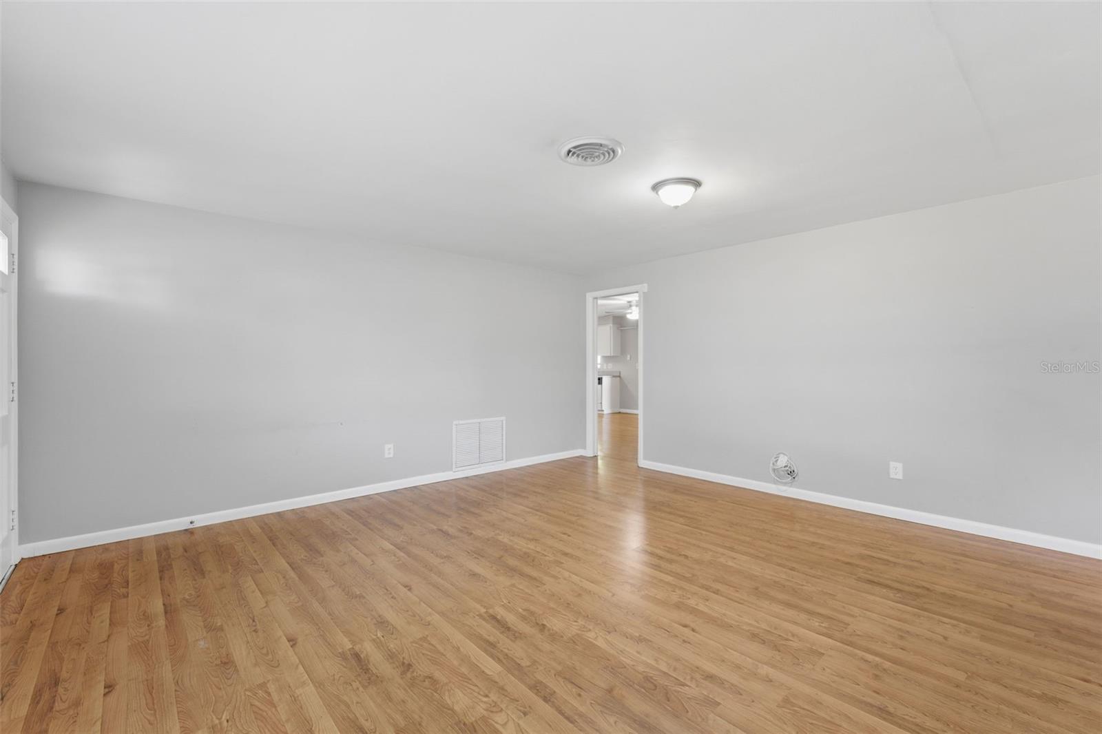 1387 BELLEVUE BLVD, CLEARWATER, FL — photo 7