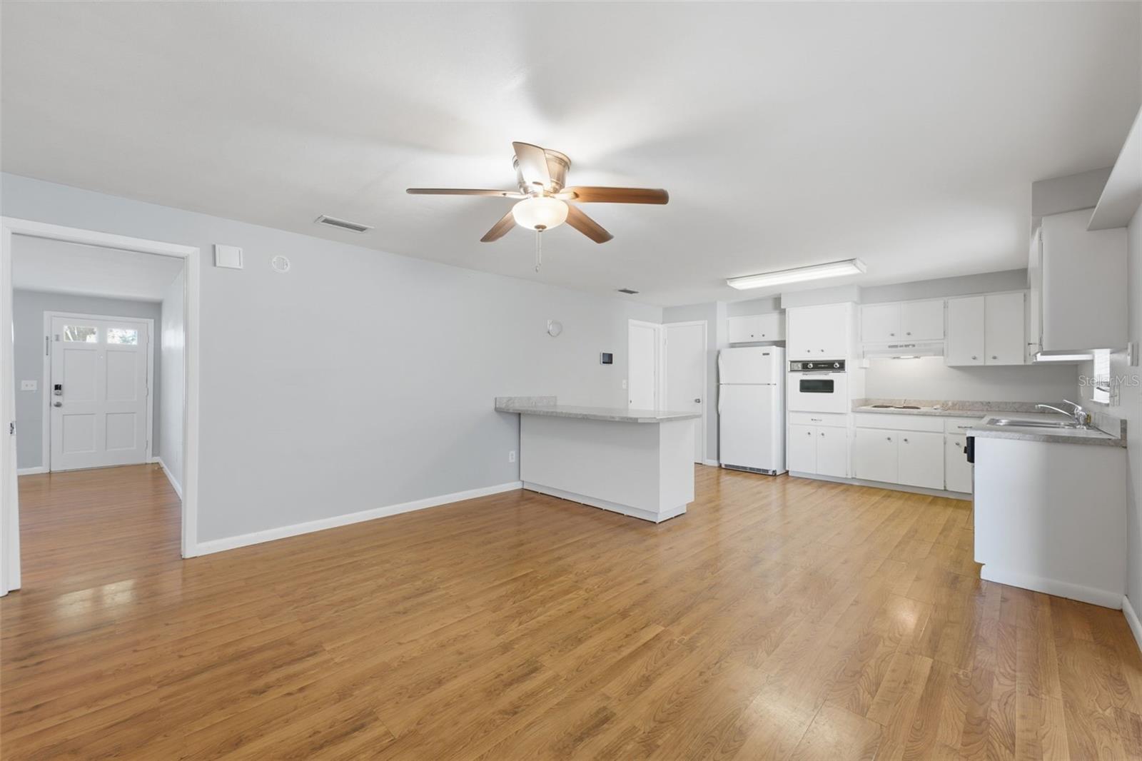 1387 BELLEVUE BLVD, CLEARWATER, FL — photo 8