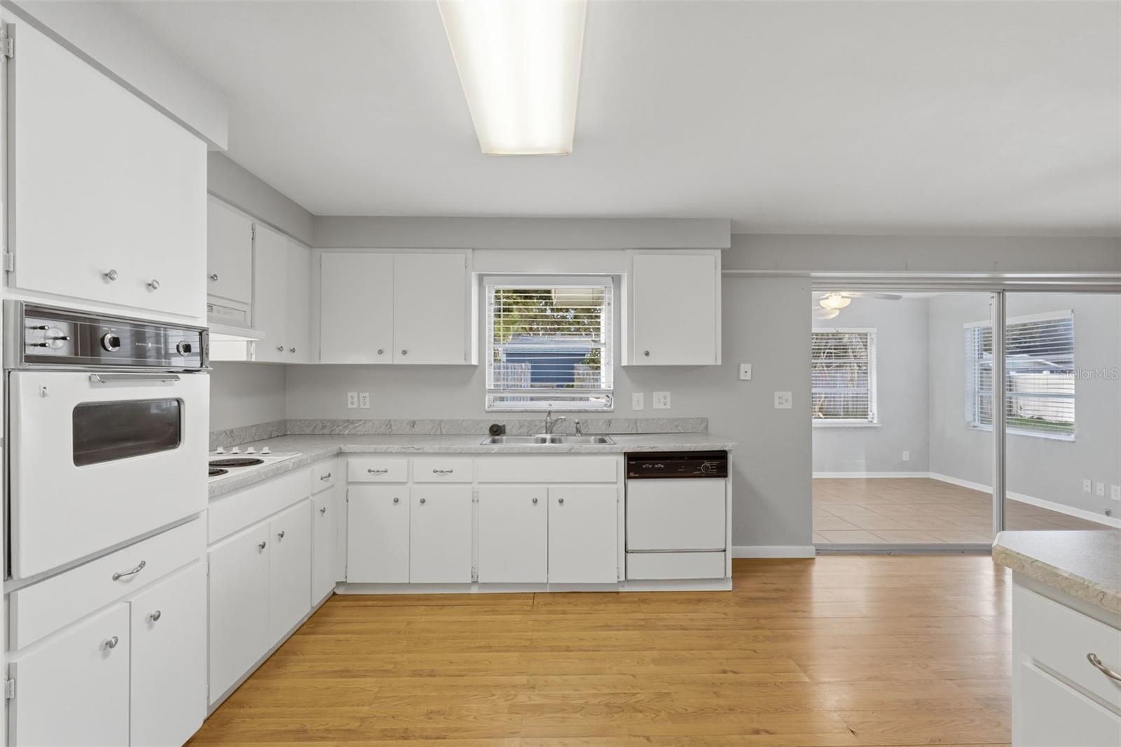 1387 BELLEVUE BLVD, CLEARWATER, FL — photo 10
