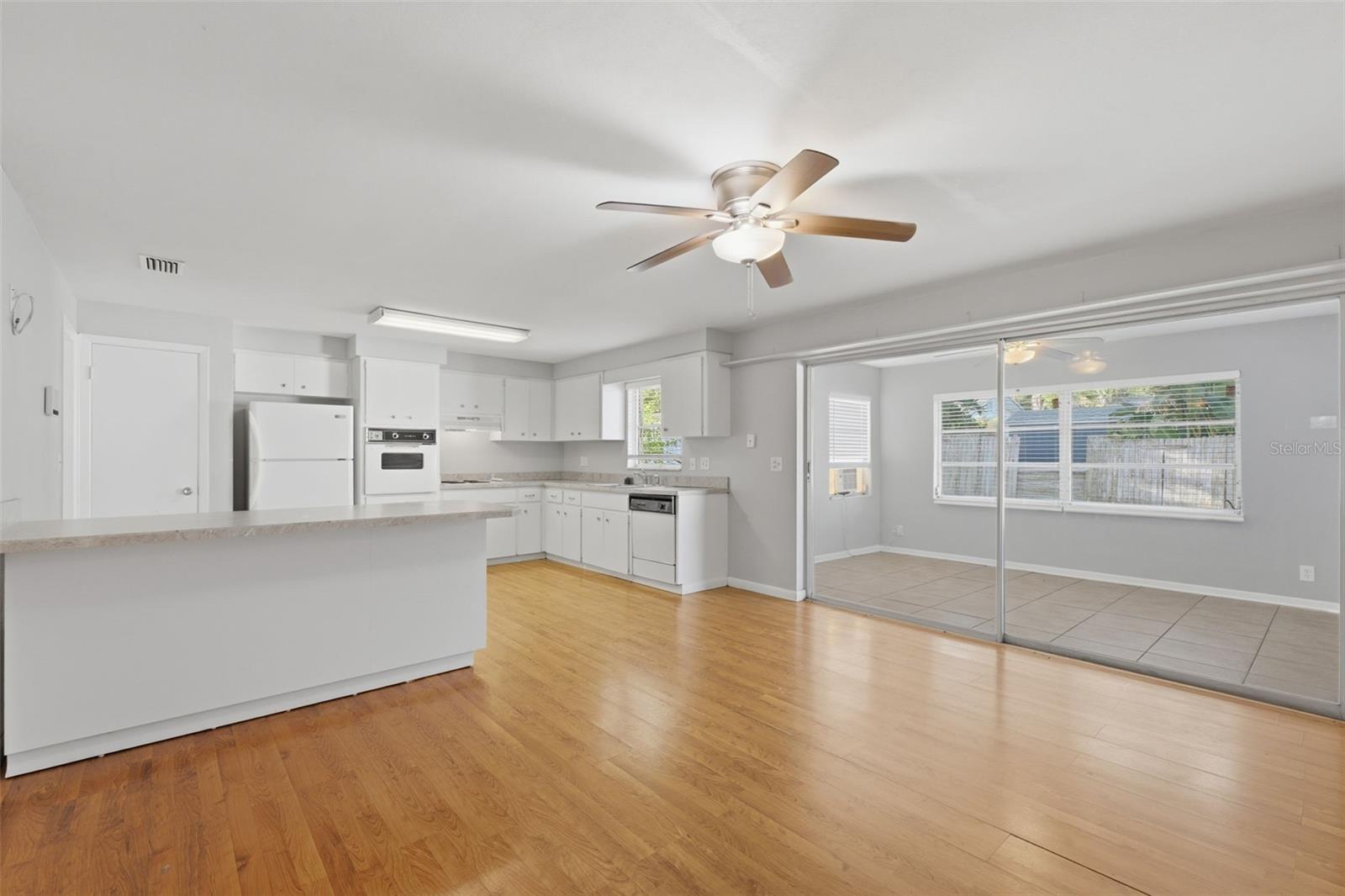 1387 BELLEVUE BLVD, CLEARWATER, FL — photo 13