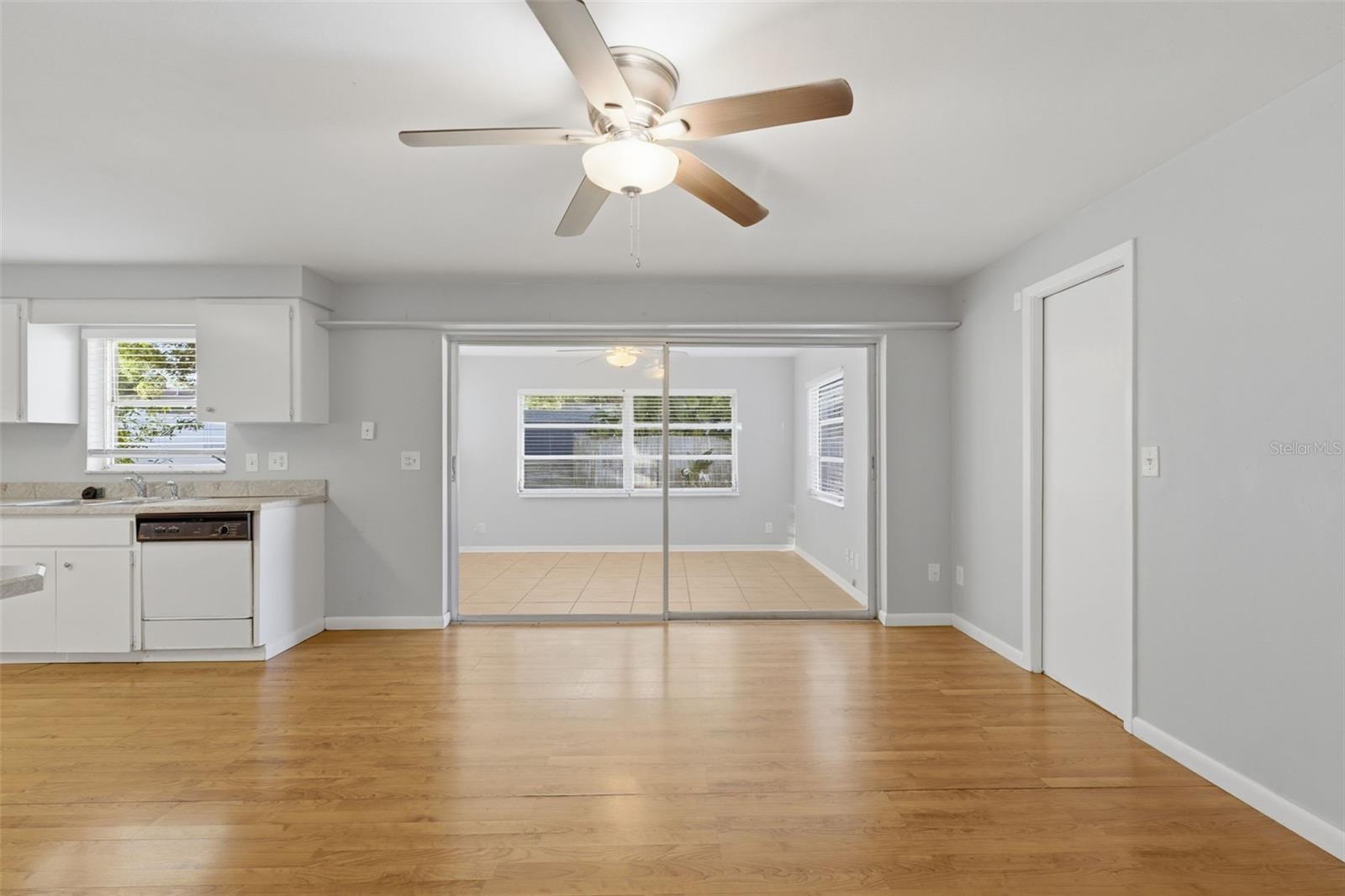 1387 BELLEVUE BLVD, CLEARWATER, FL — photo 16