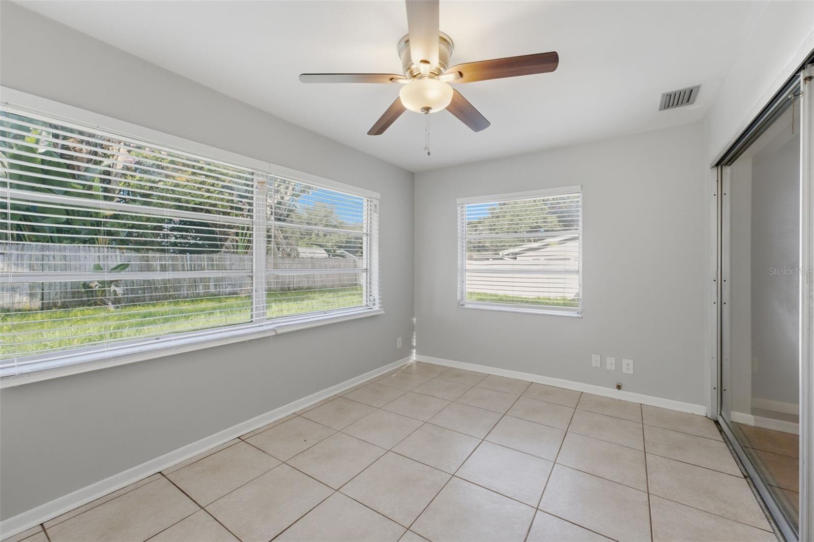 1387 BELLEVUE BLVD, CLEARWATER, FL — photo 17