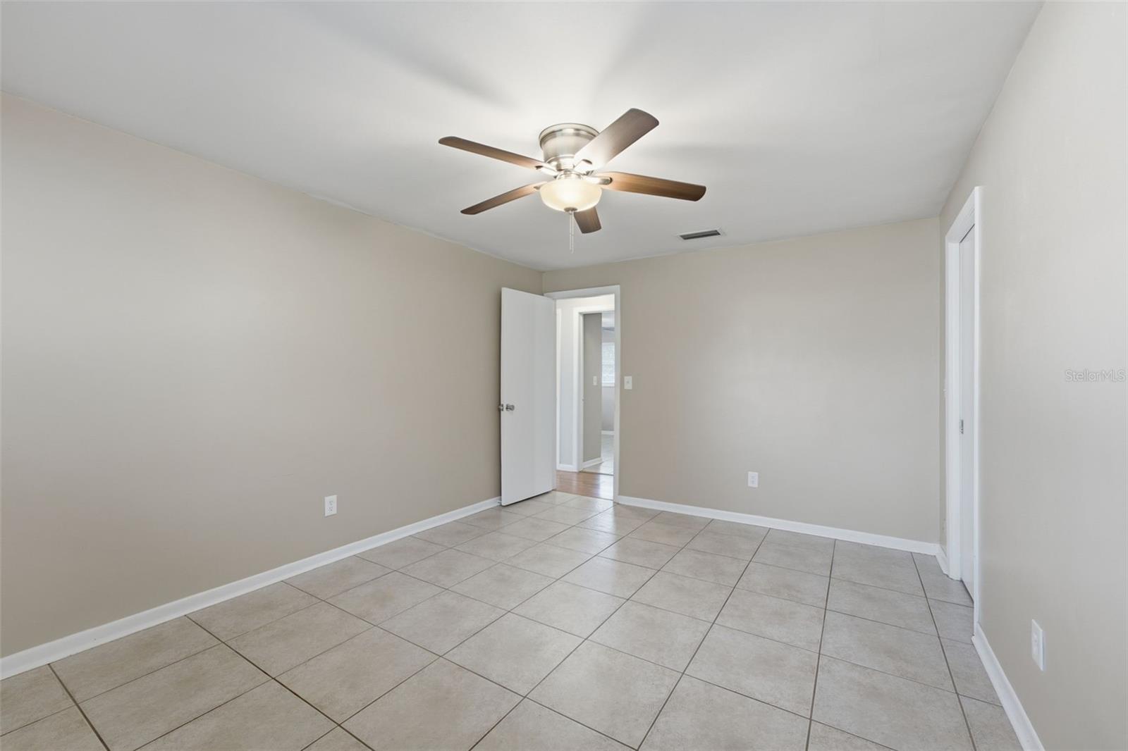 1387 BELLEVUE BLVD, CLEARWATER, FL — photo 21