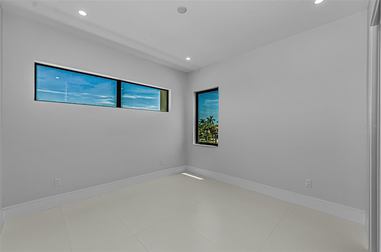 43 DOLPHIN DR, TREASURE ISLAND, FL — photo 64