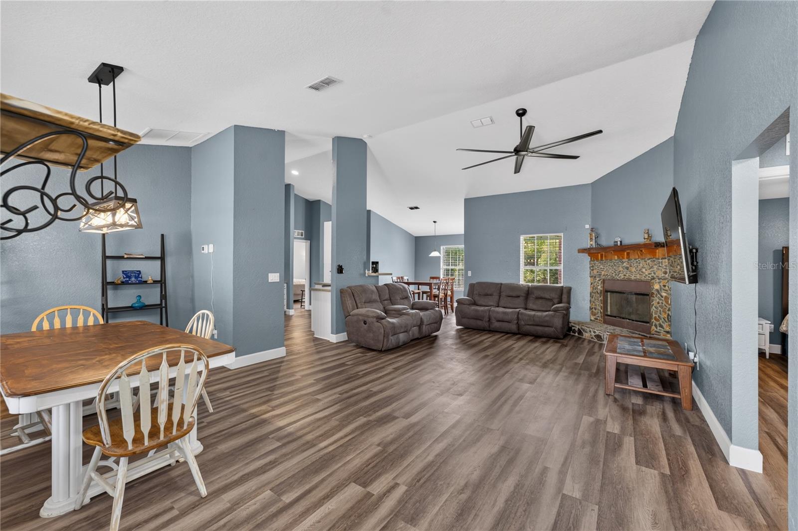 230 SE 150TH AVE, WILLISTON, FL — photo 3