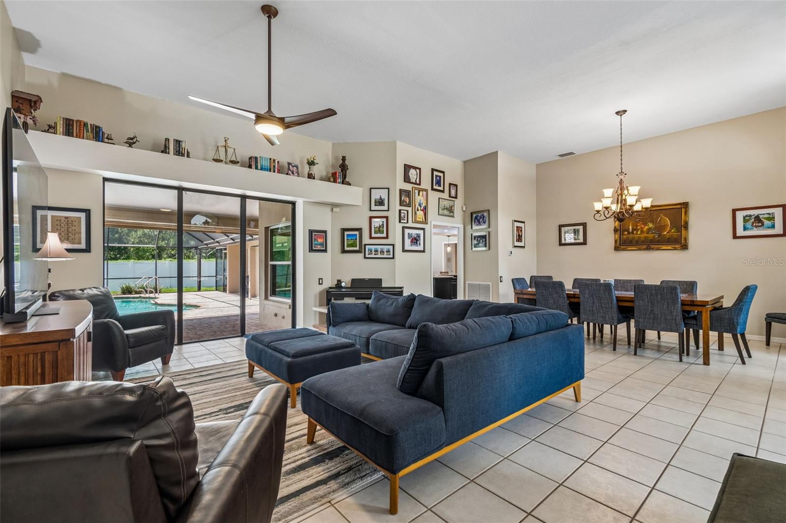 2937 HILLCREEK CIR S, CLEARWATER, FL — photo 6