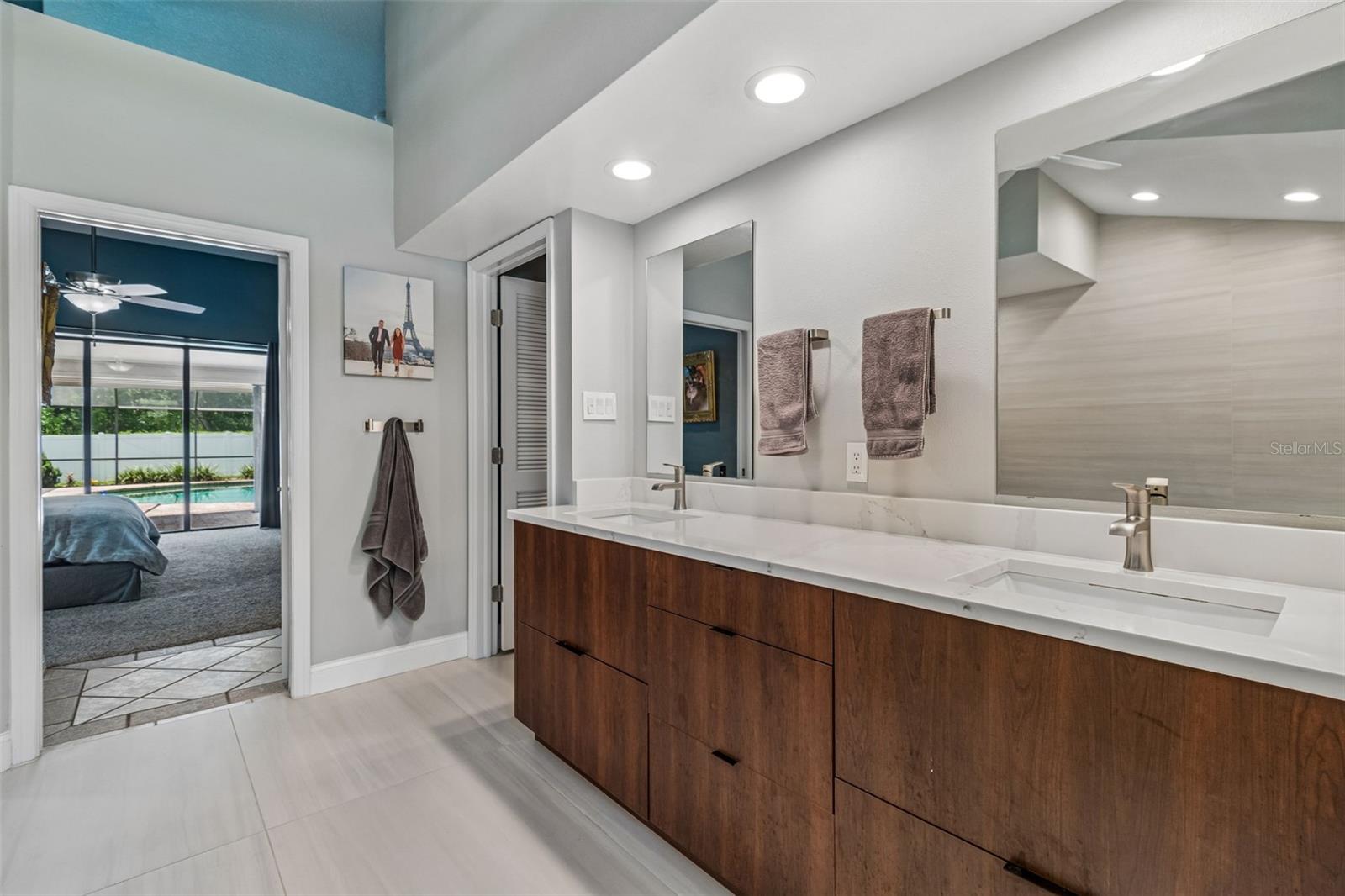 2937 HILLCREEK CIR S, CLEARWATER, FL — photo 11