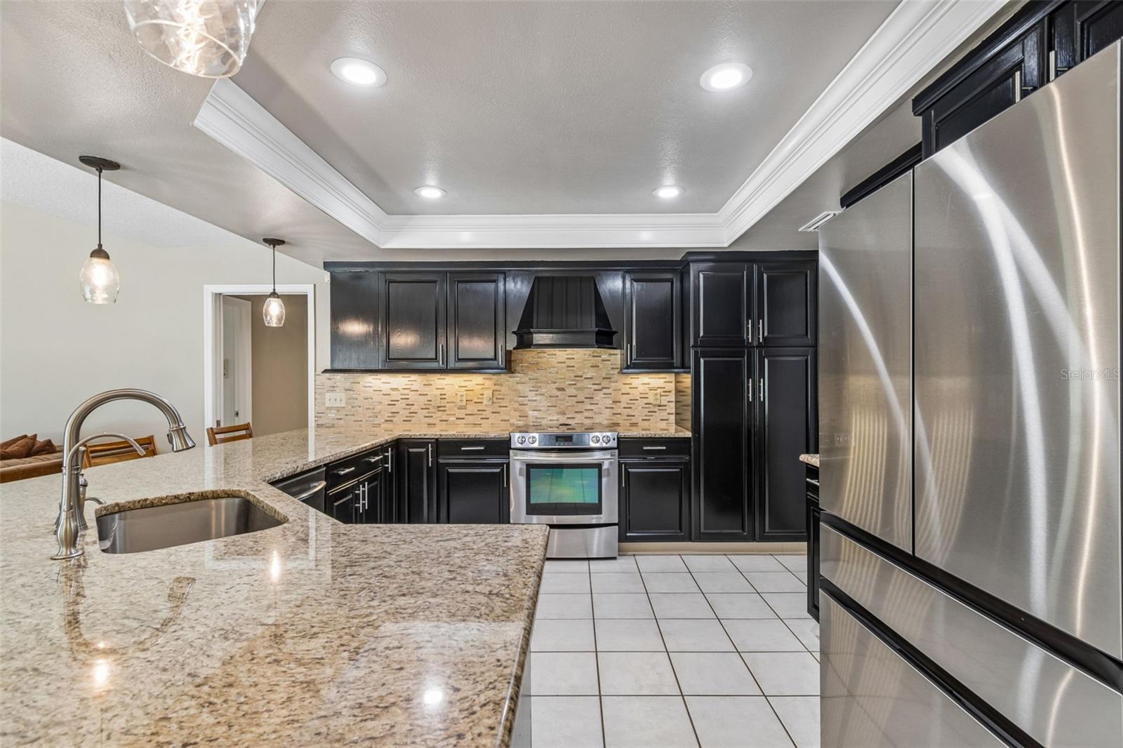 2937 HILLCREEK CIR S, CLEARWATER, FL — photo 19