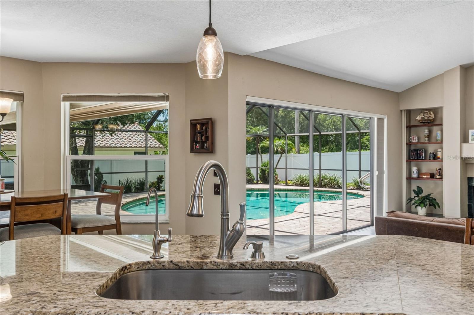2937 HILLCREEK CIR S, CLEARWATER, FL — photo 20