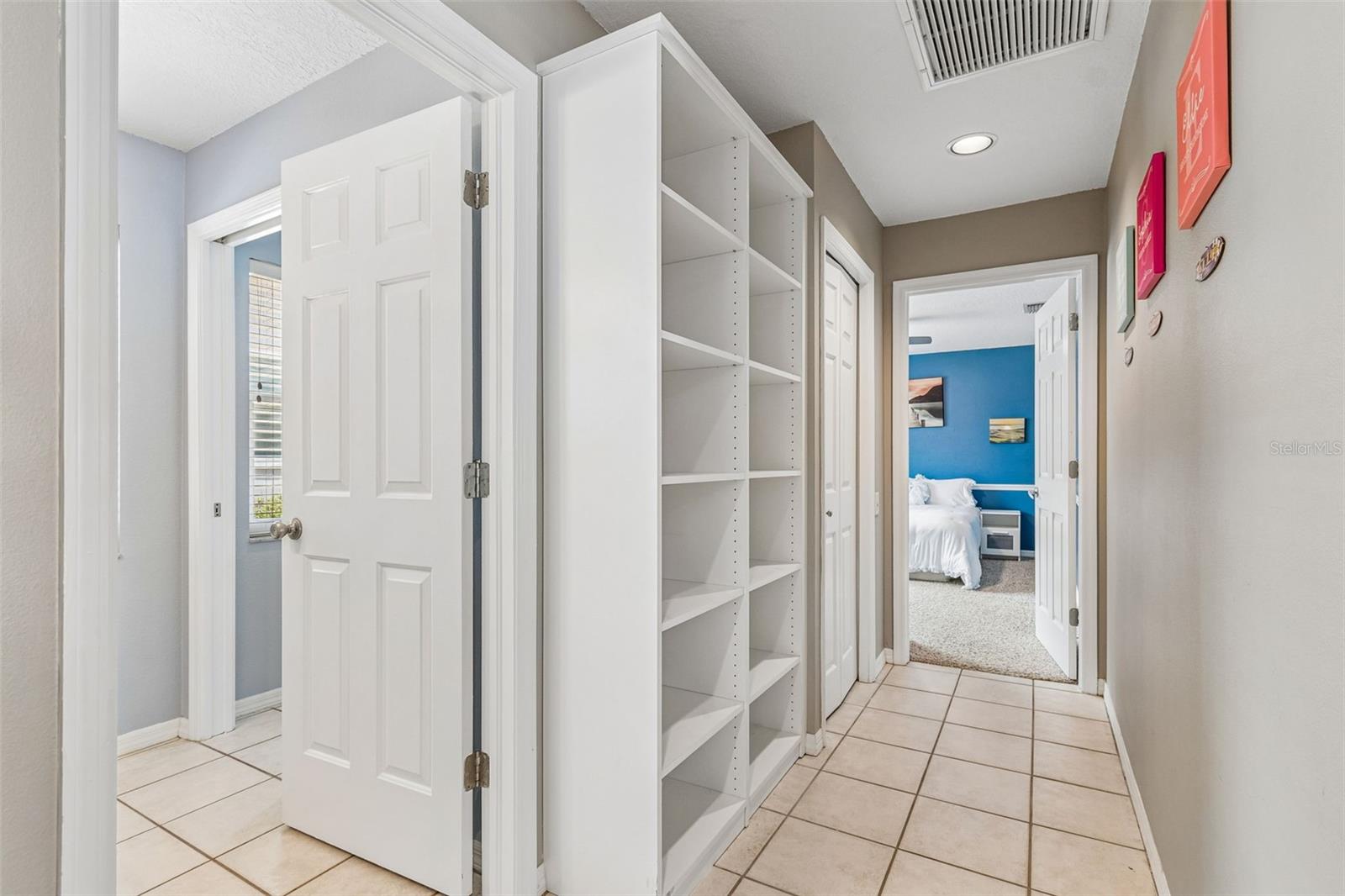 2937 HILLCREEK CIR S, CLEARWATER, FL — photo 35