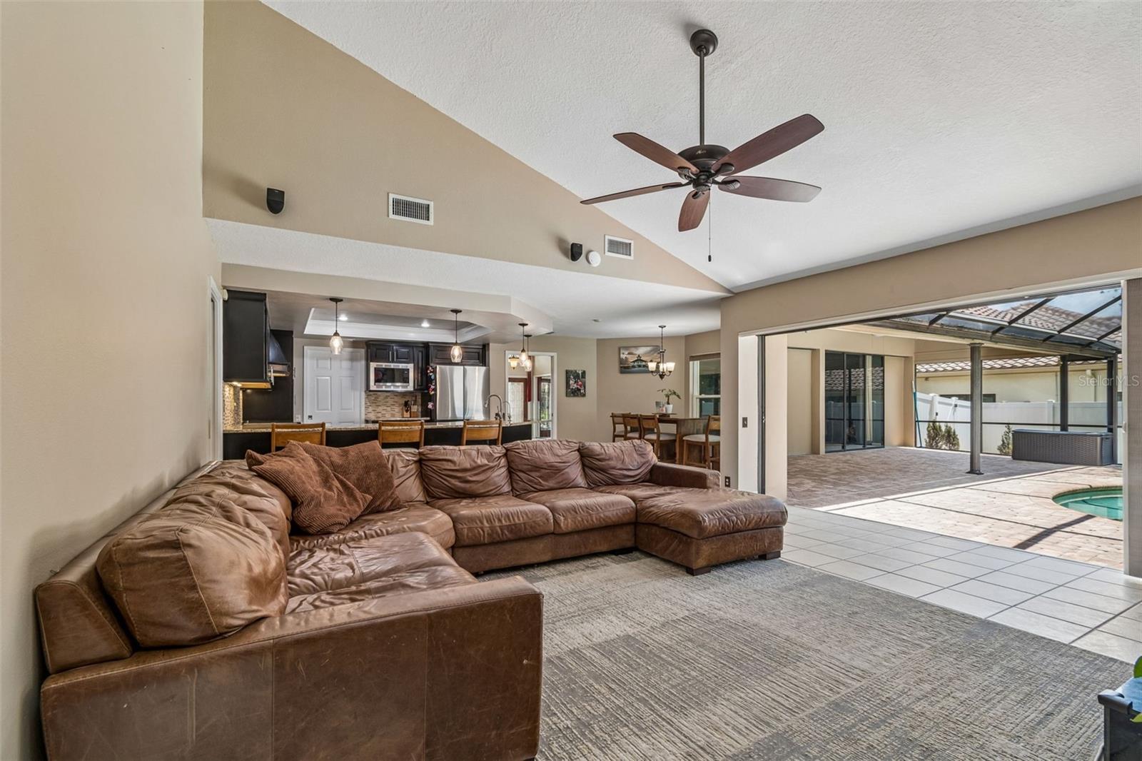 2937 HILLCREEK CIR S, CLEARWATER, FL — photo 23