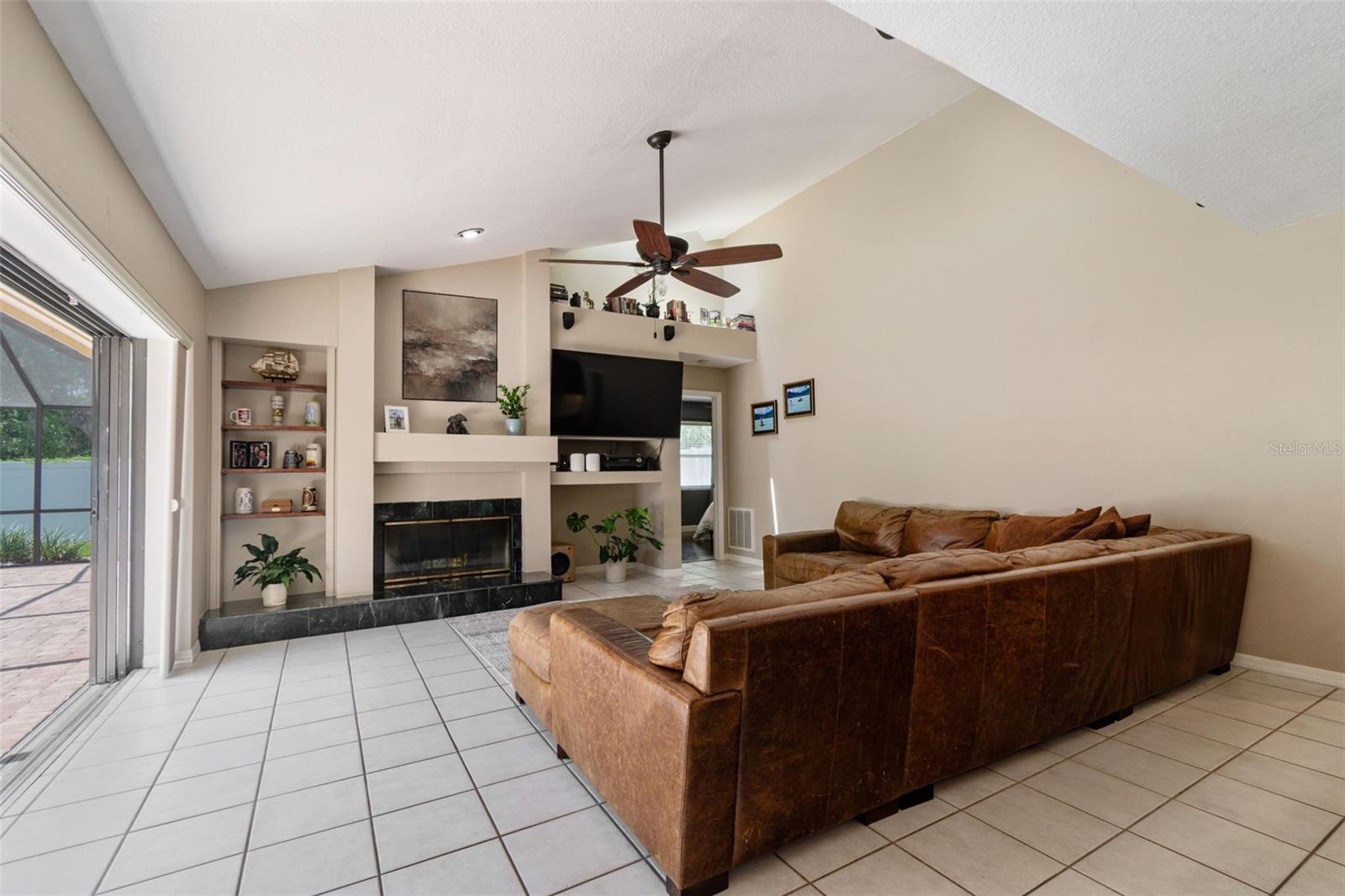 2937 HILLCREEK CIR S, CLEARWATER, FL — photo 24