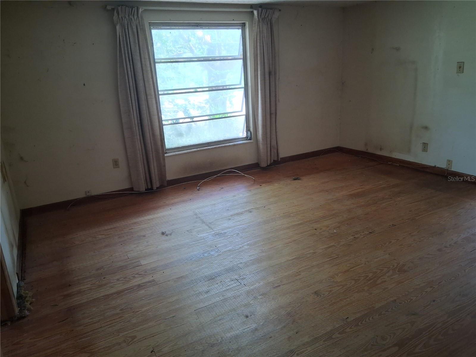 16716 E FORT KING ST, SILVER SPRINGS, FL — photo 3