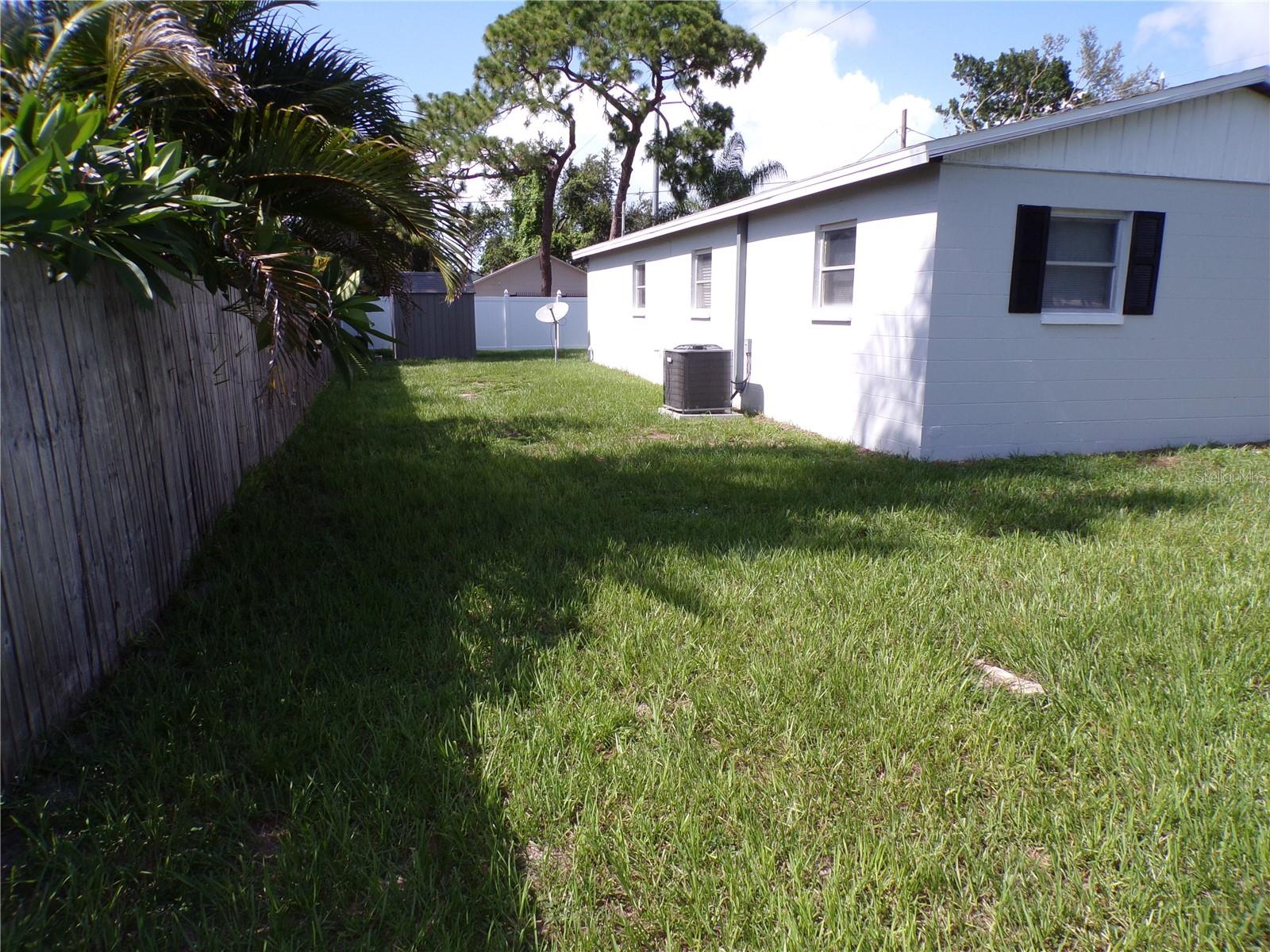 1878 TROTTER RD, LARGO, FL — photo 21