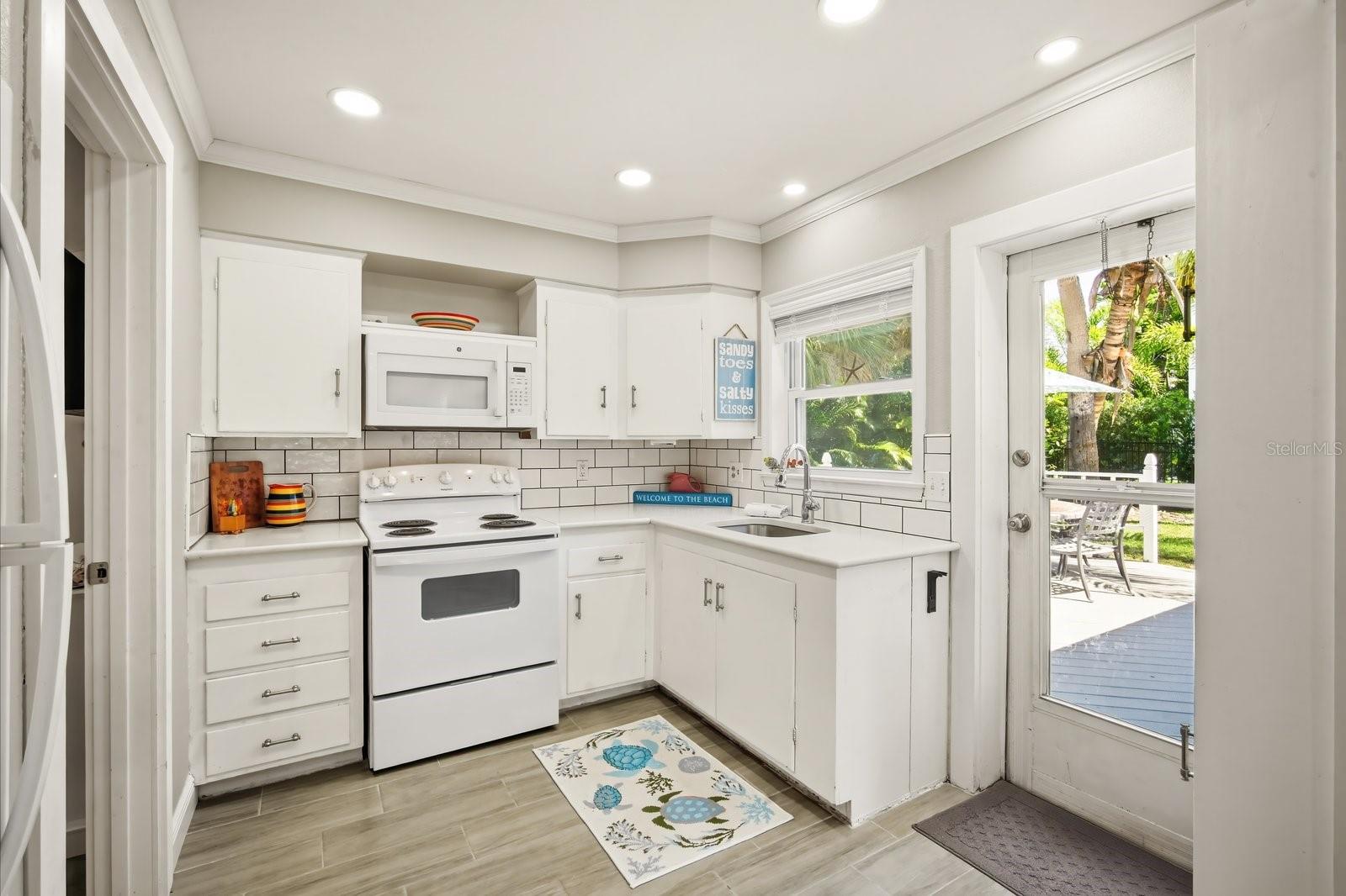 206 75TH ST, HOLMES BEACH, FL — photo 7