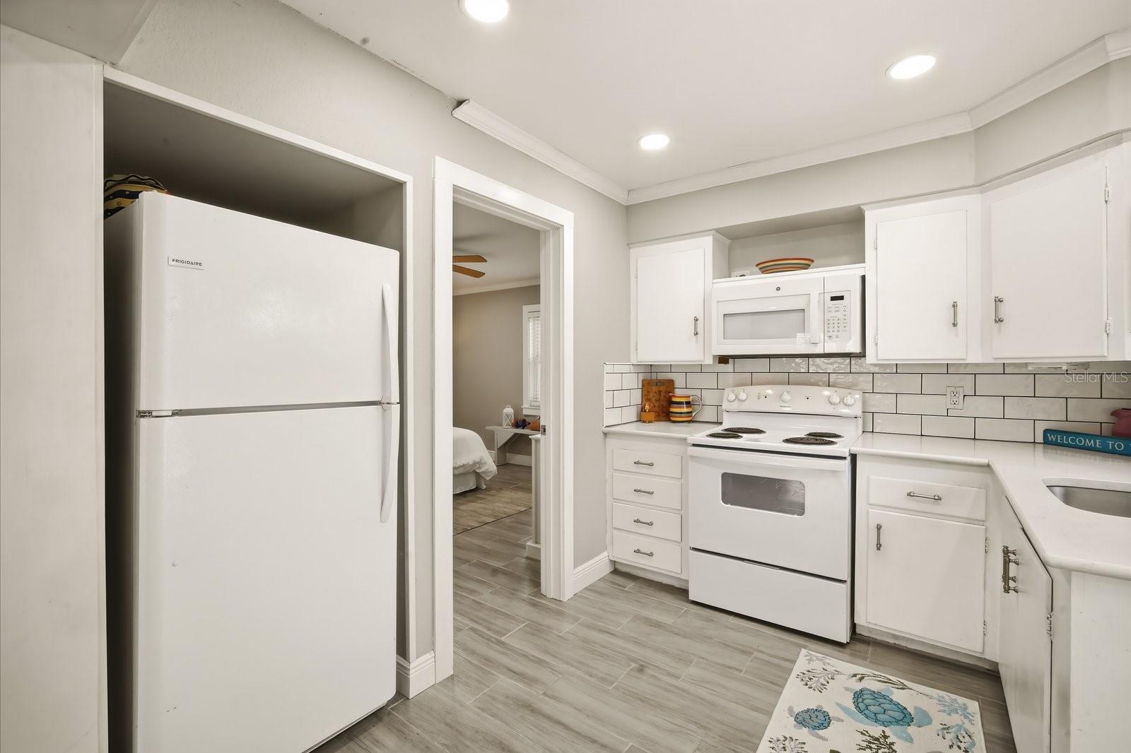 206 75TH ST, HOLMES BEACH, FL — photo 8