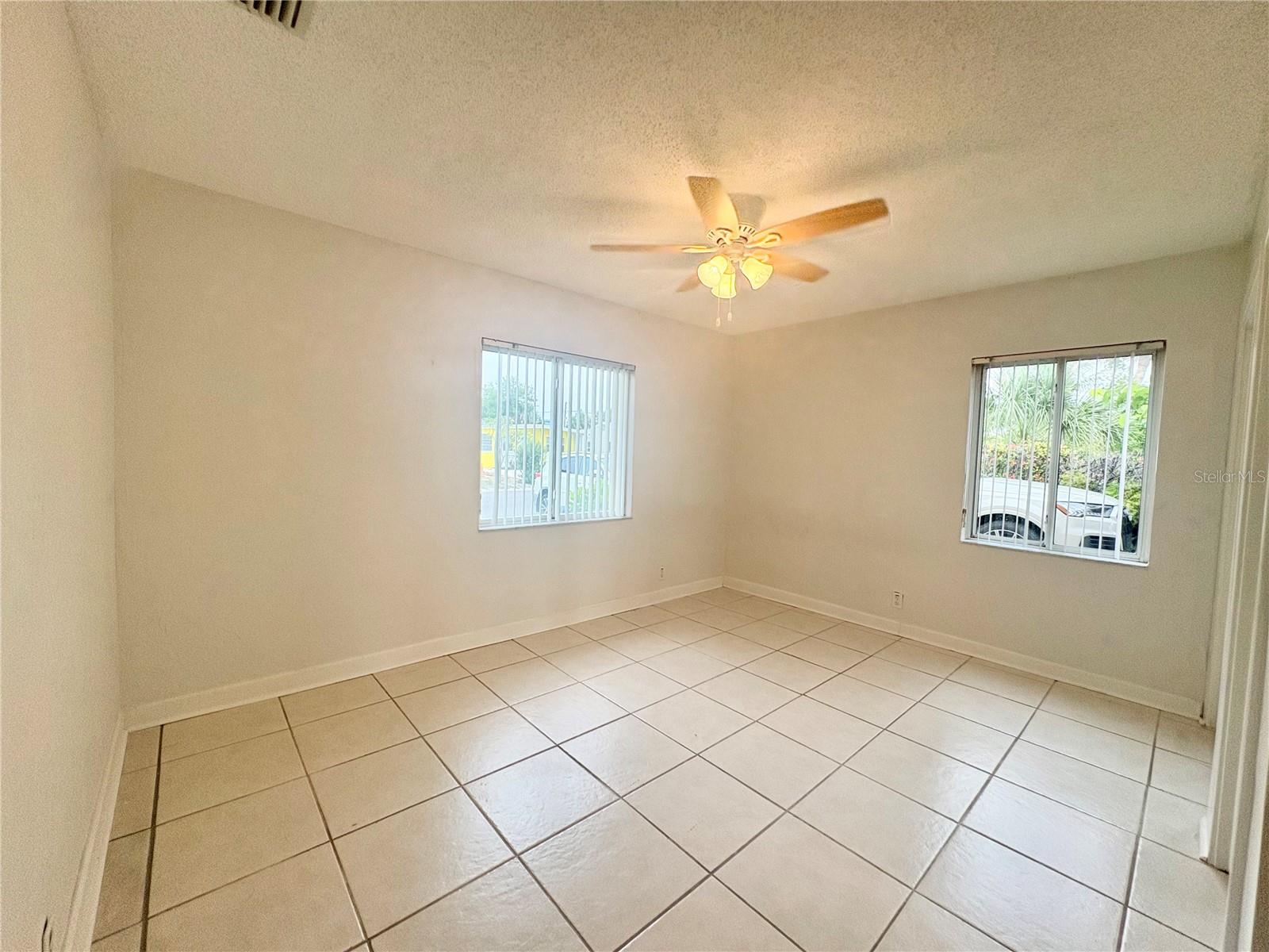 360 72ND AVE, ST PETERSBURG, FL — photo 15