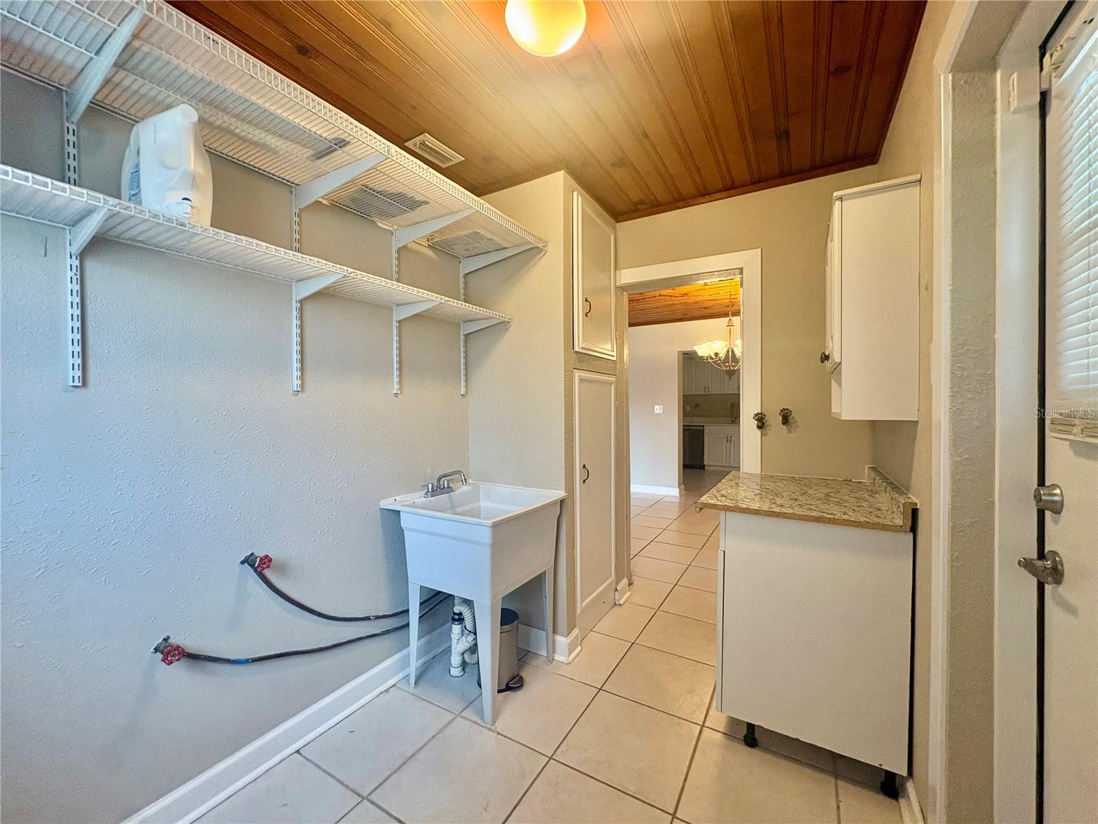 360 72ND AVE, ST PETERSBURG, FL — photo 25