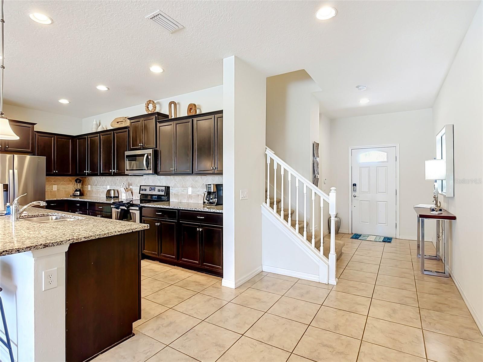 8899 GENEVE CT, KISSIMMEE, FL — photo 3