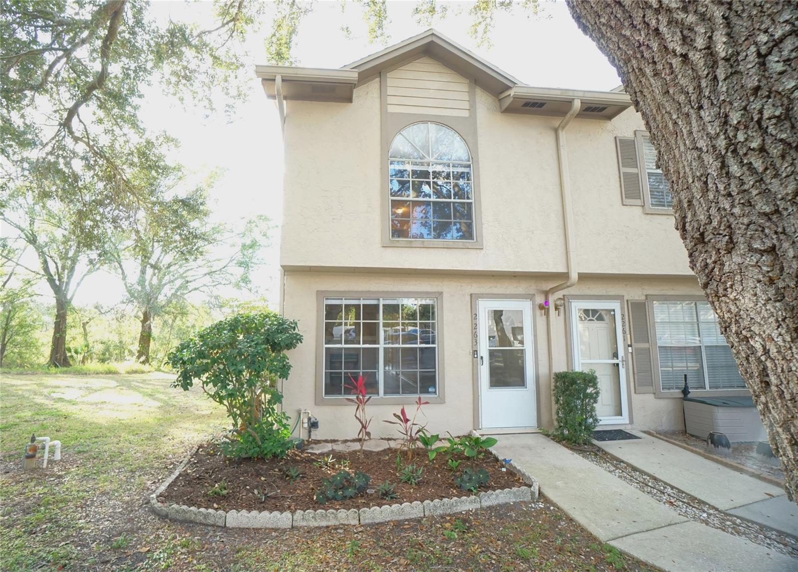2263 FLETCHERS POINT CIR, TAMPA, FL