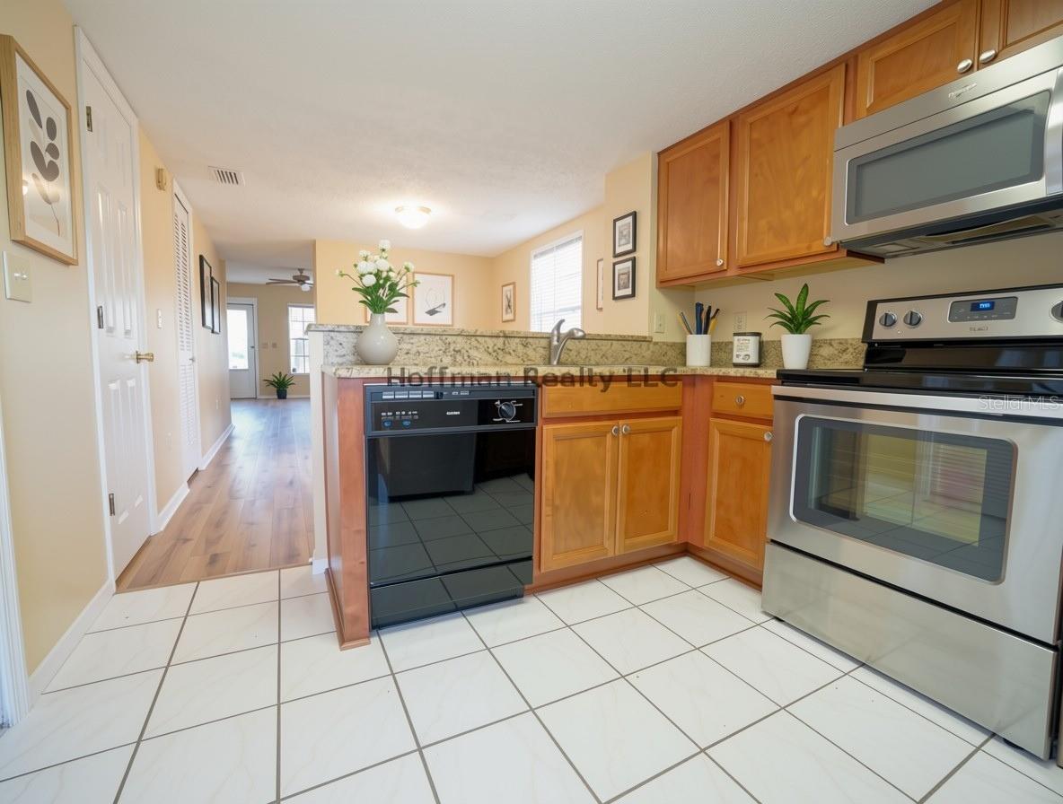 2263 FLETCHERS POINT CIR, TAMPA, FL — photo 5