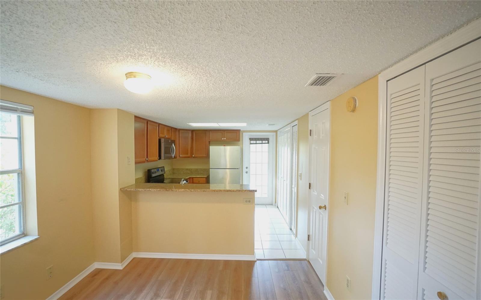 2263 FLETCHERS POINT CIR, TAMPA, FL — photo 10