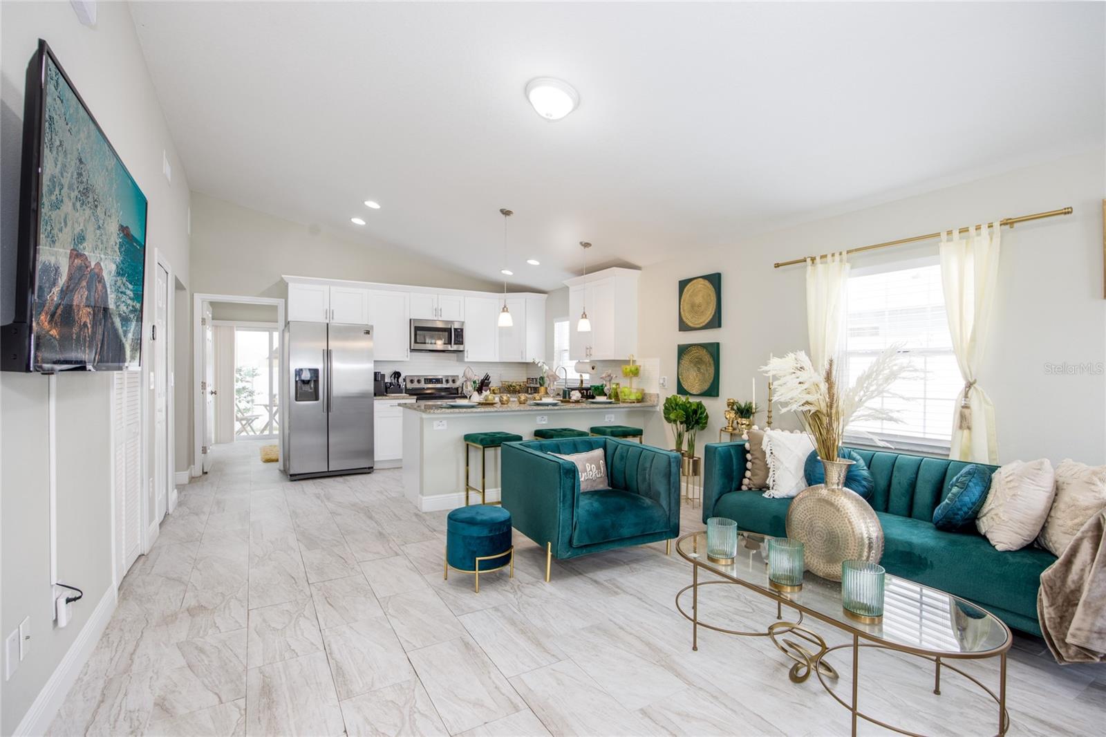 811 HOFFMAN BLVD, TAMPA, FL — photo 8