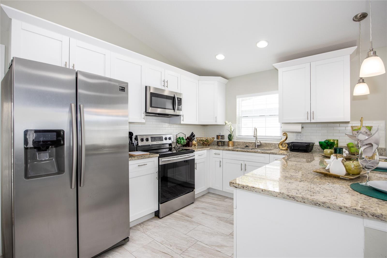 811 HOFFMAN BLVD, TAMPA, FL — photo 9