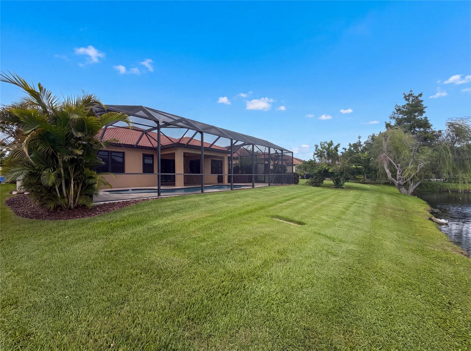 2575 GRAND LAKESIDE DR, PALM HARBOR, FL — photo 42