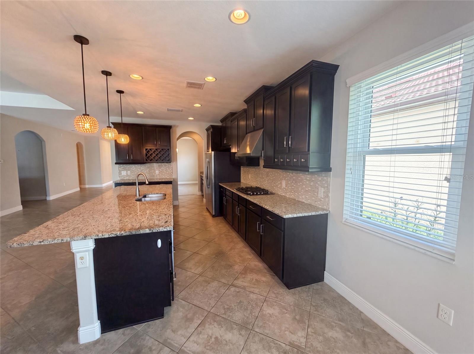 2575 GRAND LAKESIDE DR, PALM HARBOR, FL — photo 6