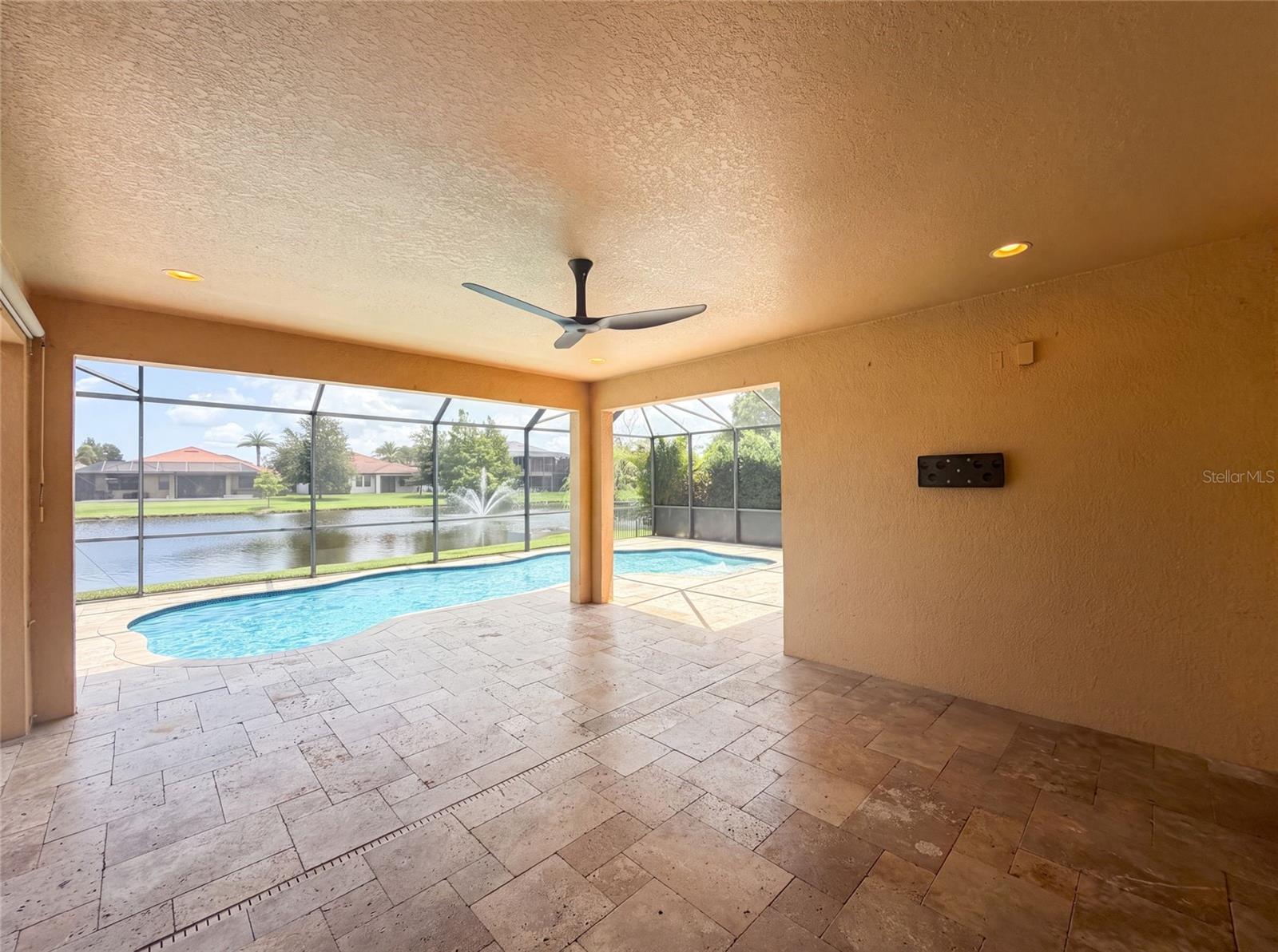 2575 GRAND LAKESIDE DR, PALM HARBOR, FL — photo 2