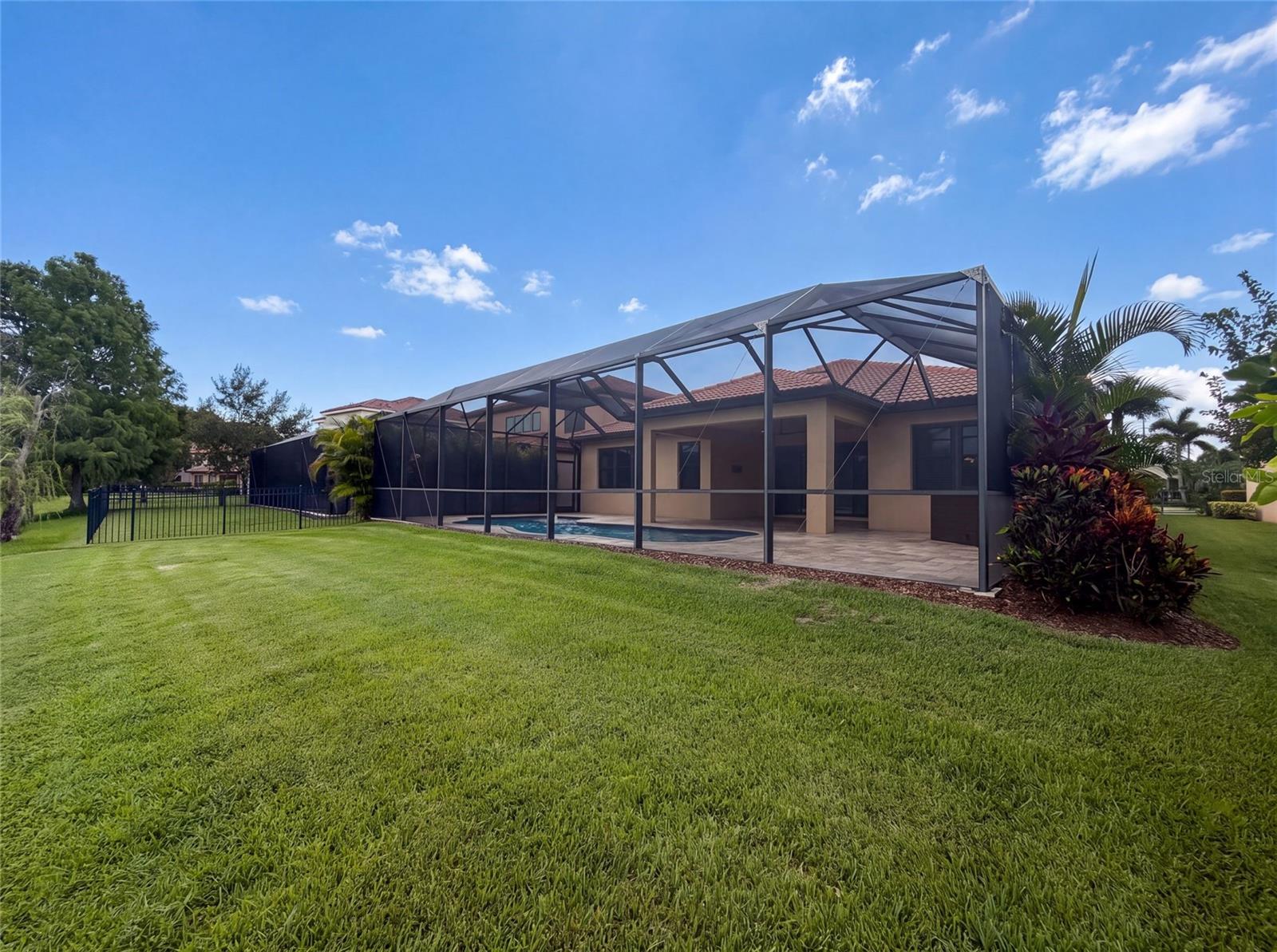 2575 GRAND LAKESIDE DR, PALM HARBOR, FL — photo 43
