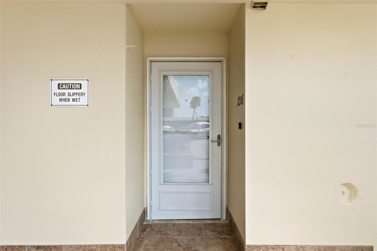 4775 COVE CIR #106, ST PETERSBURG, FL — photo 3