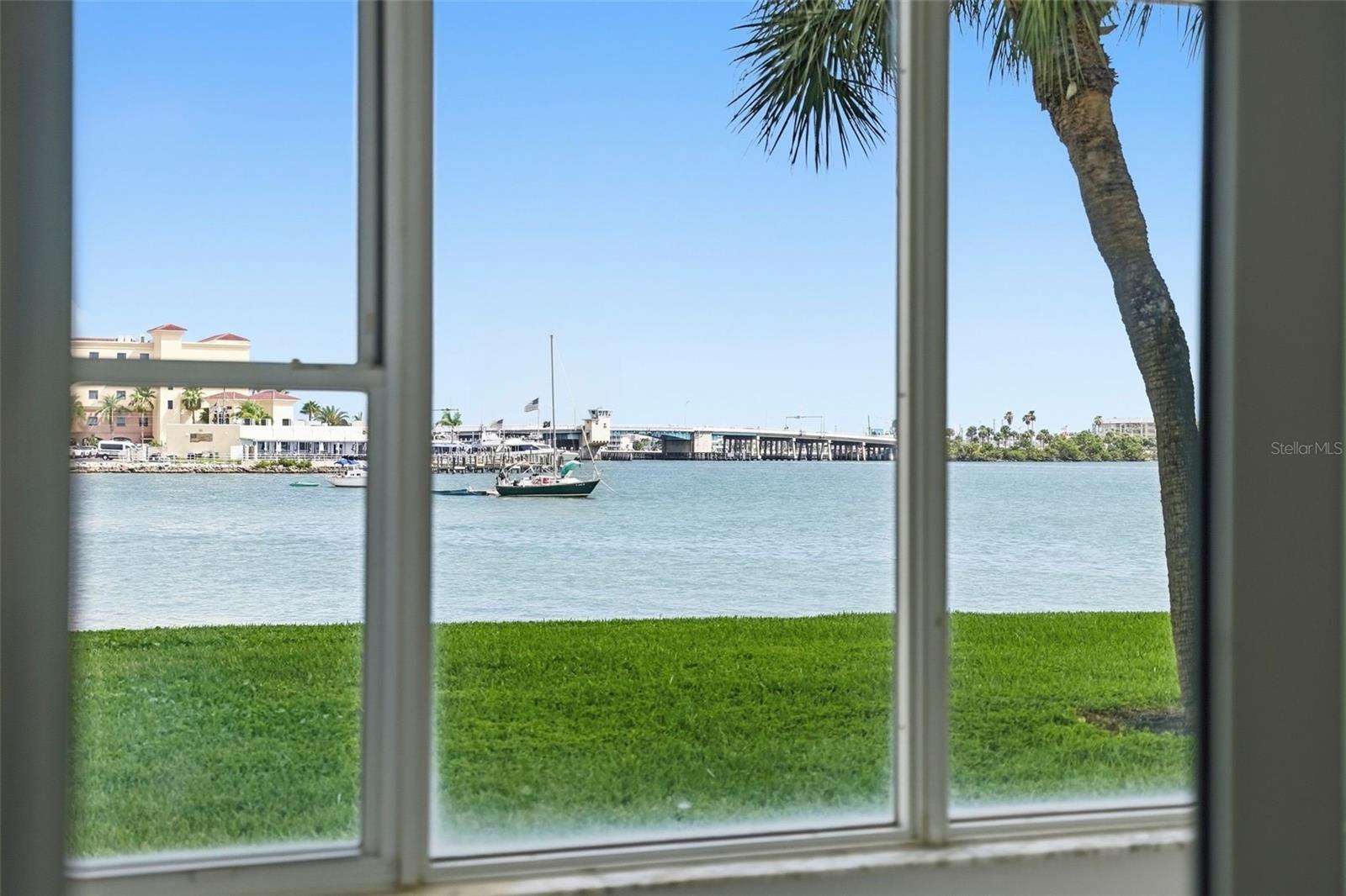 4775 COVE CIR #106, ST PETERSBURG, FL — photo 10