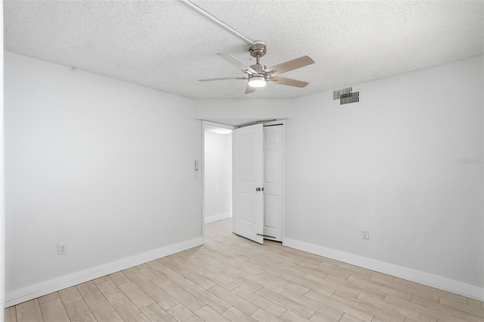 4775 COVE CIR #106, ST PETERSBURG, FL — photo 19