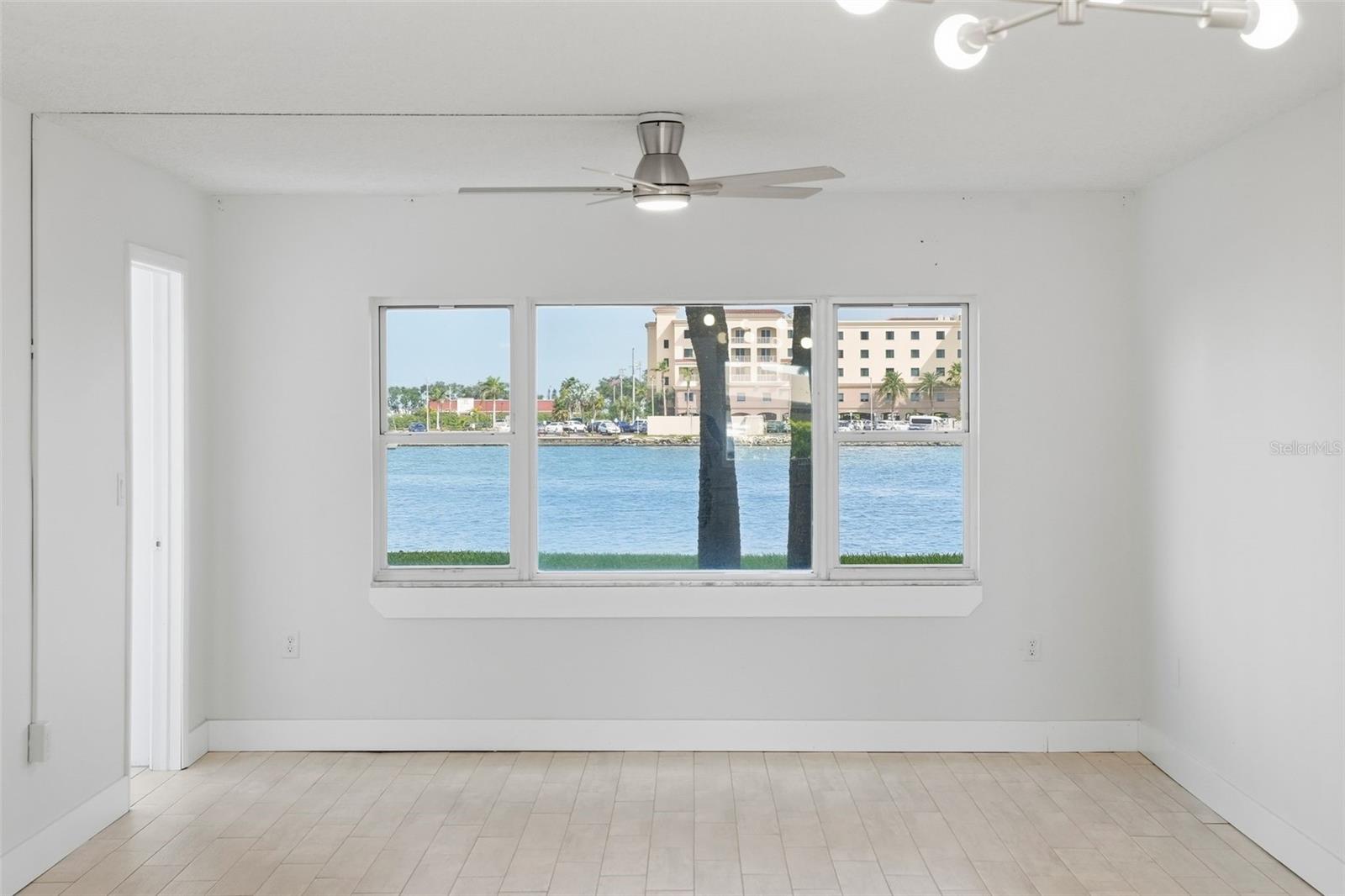 4775 COVE CIR #106, ST PETERSBURG, FL — photo 24