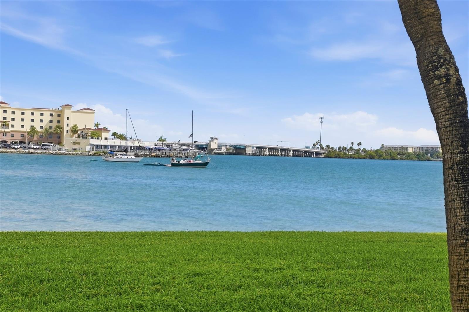 4775 COVE CIR #106, ST PETERSBURG, FL — photo 27