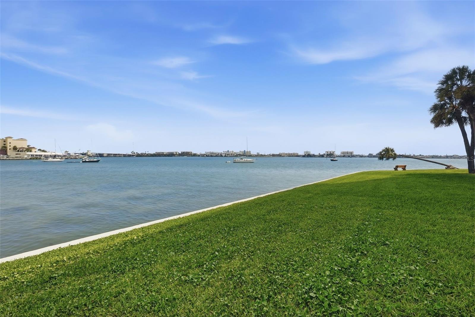4775 COVE CIR #106, ST PETERSBURG, FL — photo 29