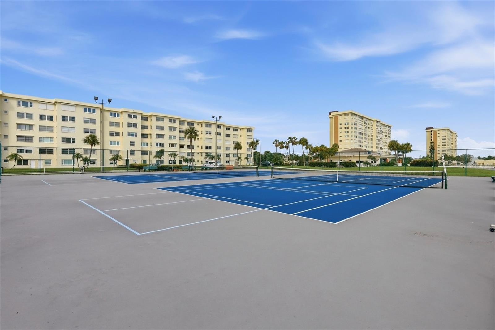 4775 COVE CIR #106, ST PETERSBURG, FL — photo 32