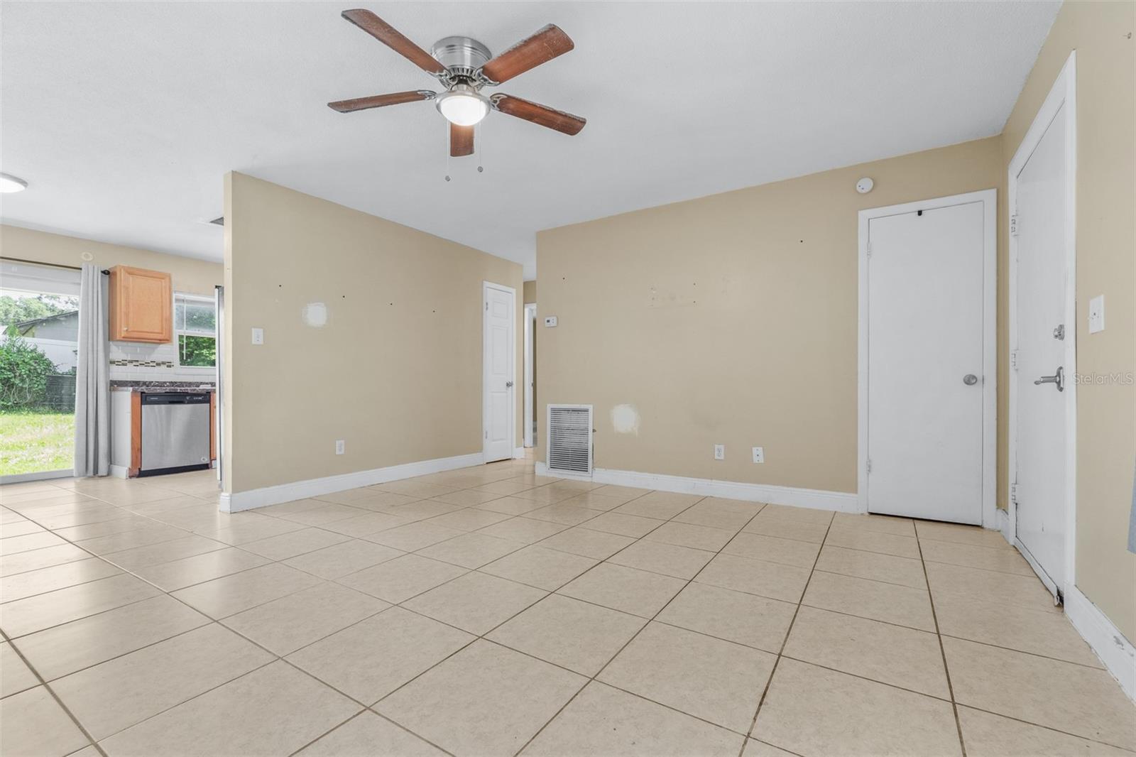 911 W GASTON PL, TAMPA, FL — photo 7