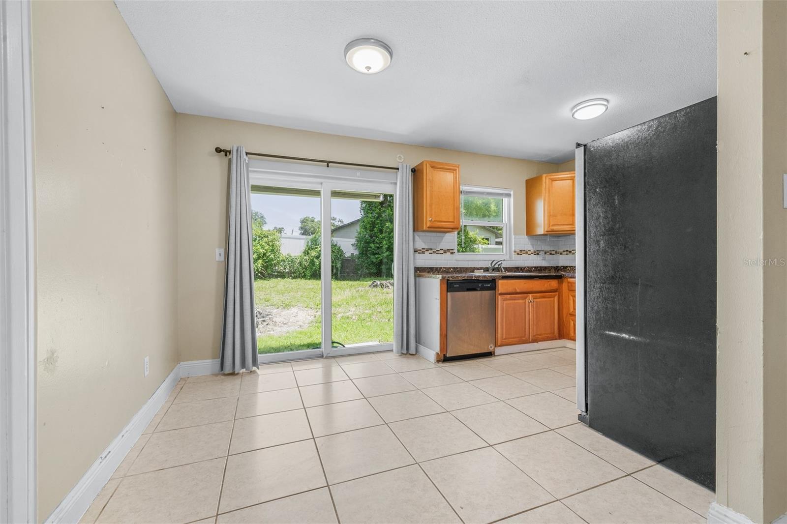 911 W GASTON PL, TAMPA, FL — photo 15