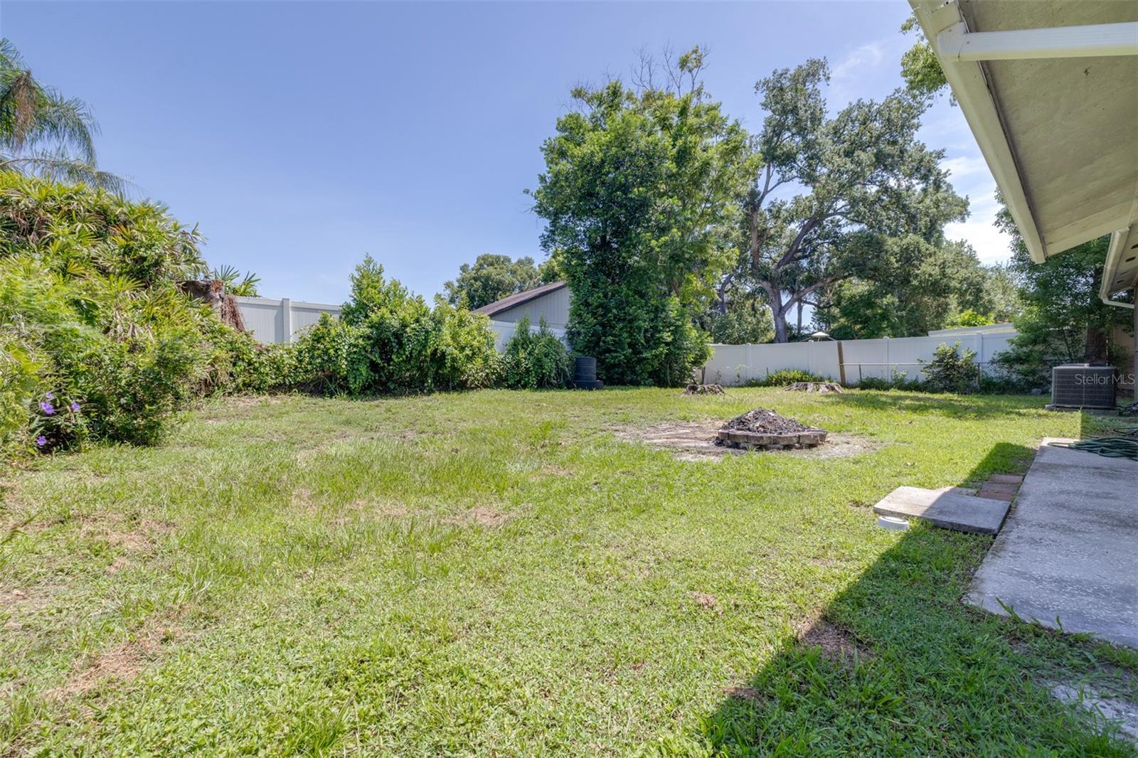911 W GASTON PL, TAMPA, FL — photo 28