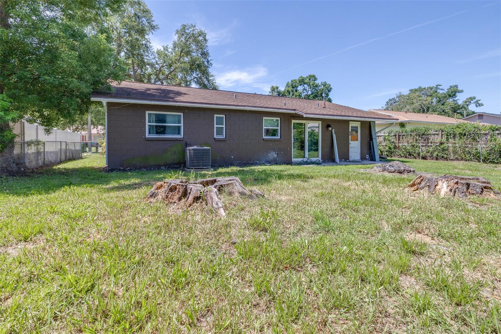 911 W GASTON PL, TAMPA, FL — photo 31