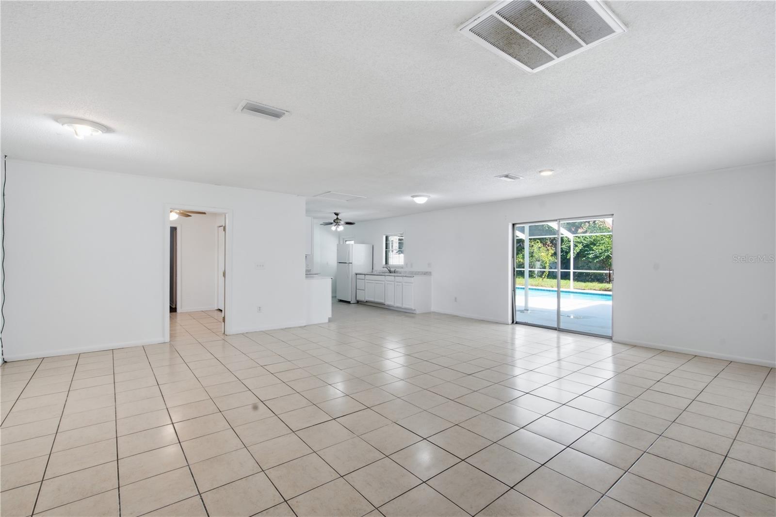 604 ROYAL CREST DR, BRANDON, FL — photo 8