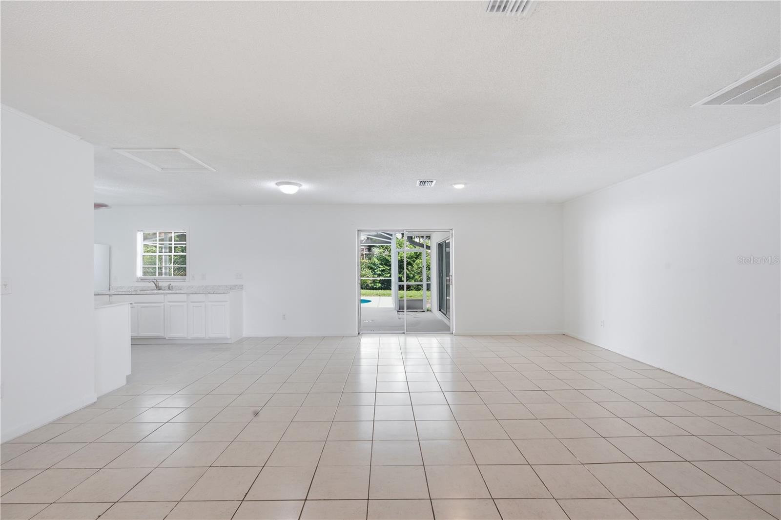 604 ROYAL CREST DR, BRANDON, FL — photo 9