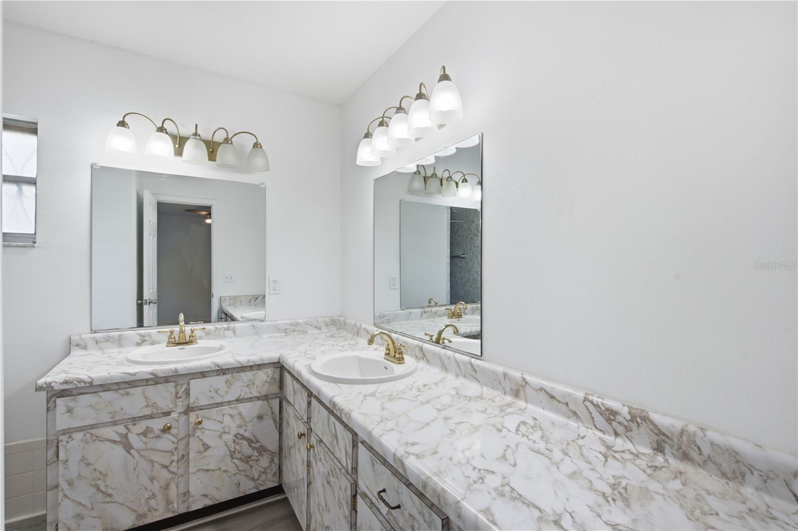 604 ROYAL CREST DR, BRANDON, FL — photo 43