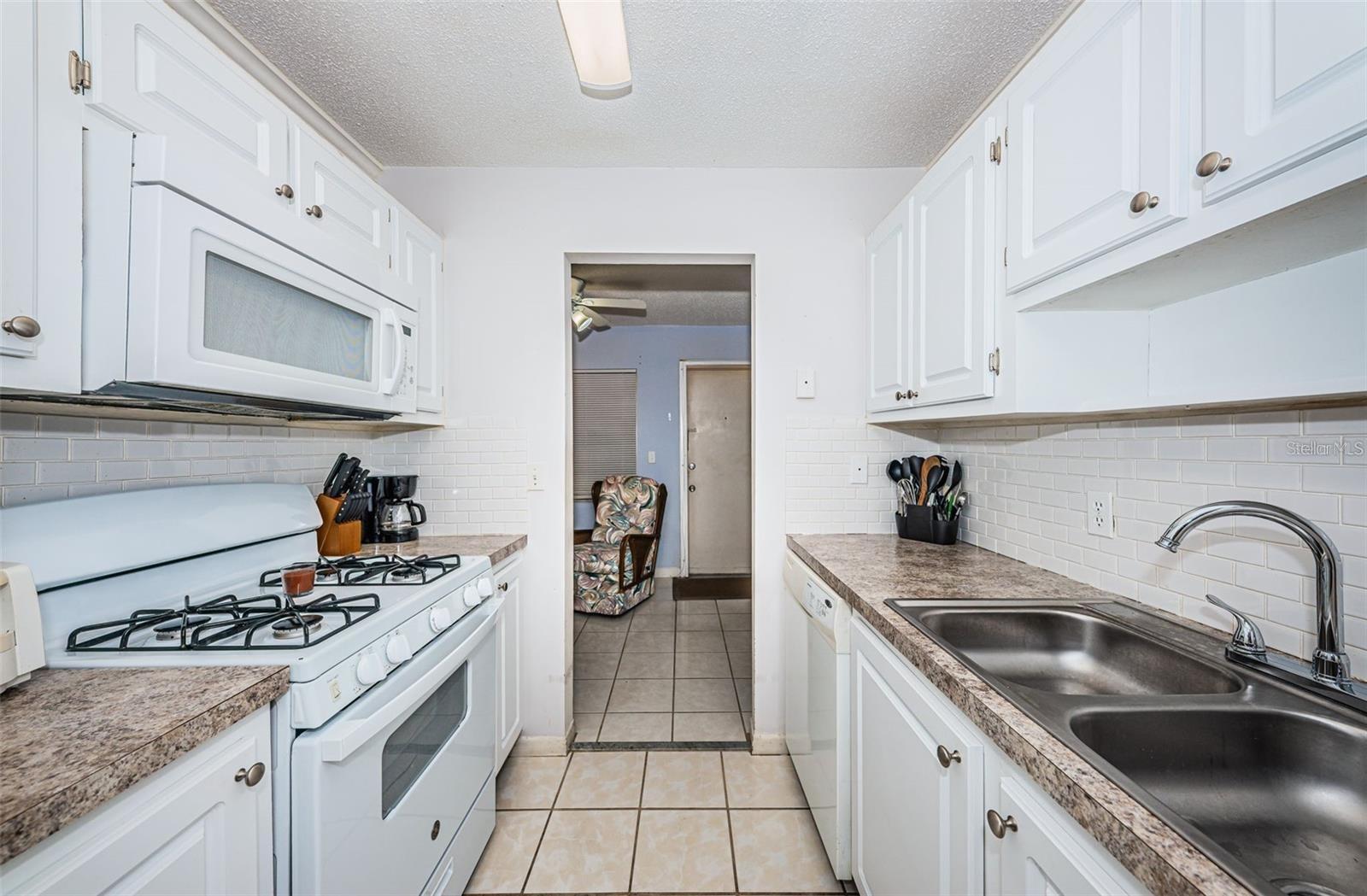 5217 81ST ST N #11, ST PETERSBURG, FL — photo 5