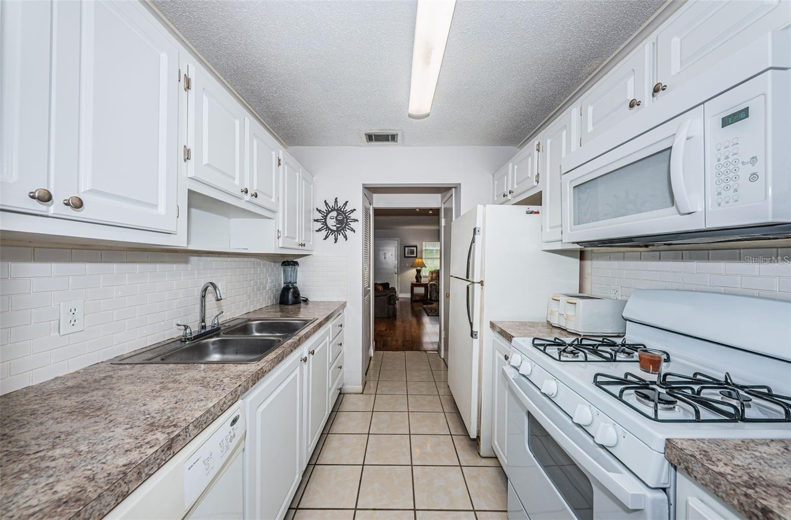 5217 81ST ST N #11, ST PETERSBURG, FL — photo 6