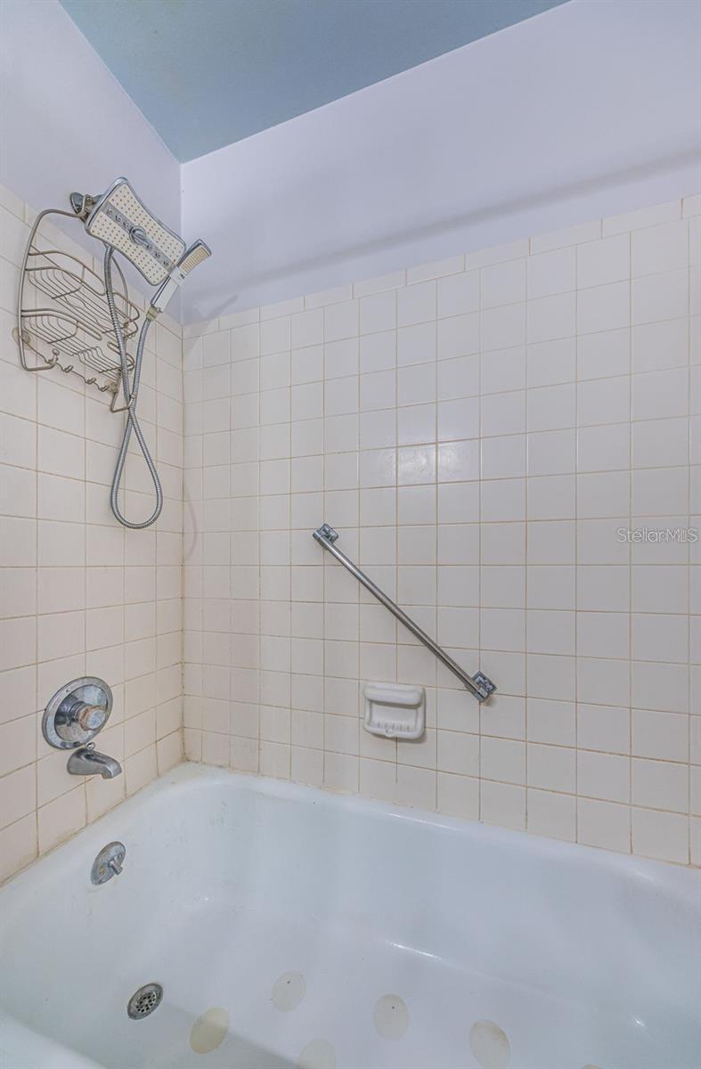 5217 81ST ST N #11, ST PETERSBURG, FL — photo 11