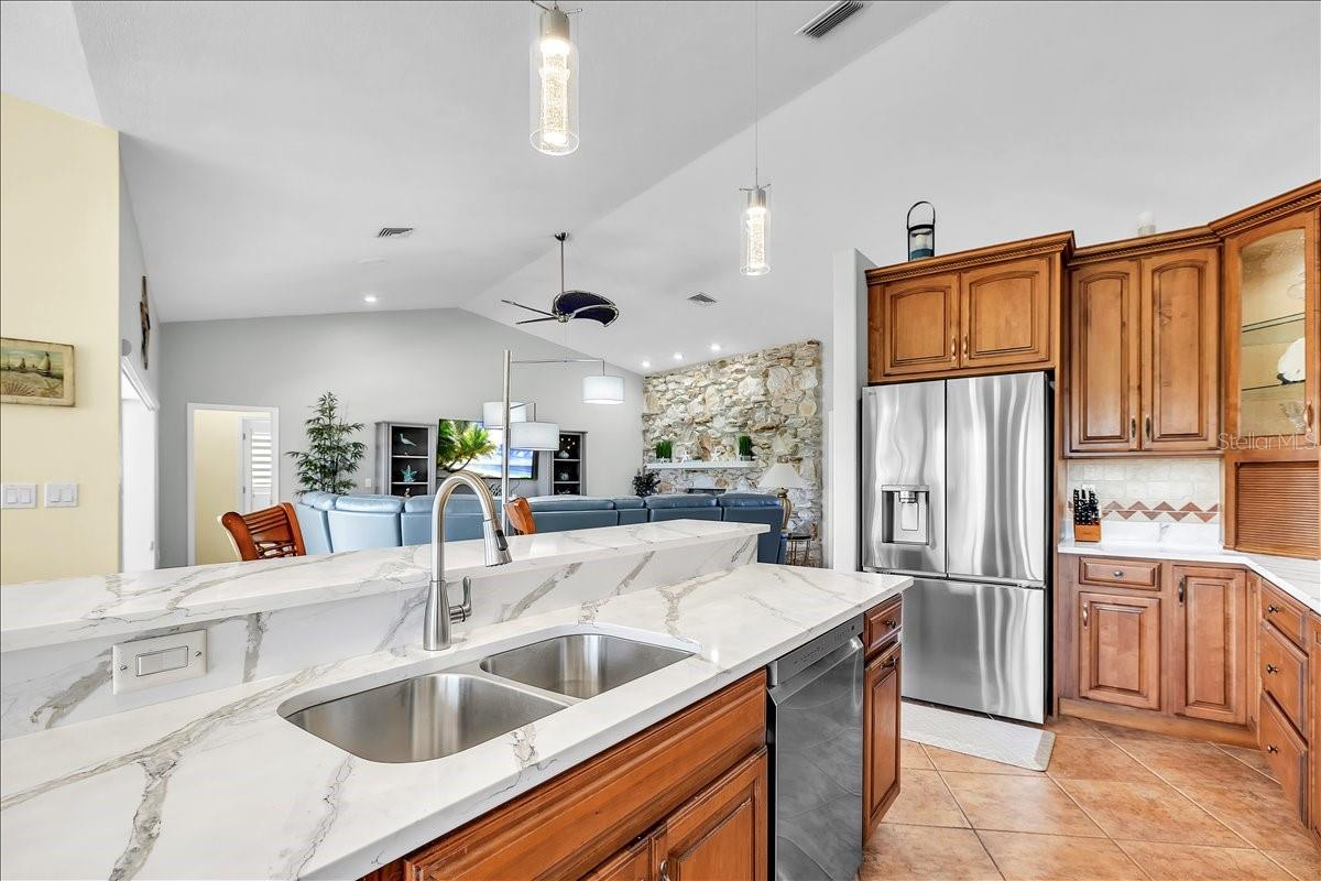 373 EDEN DR, ENGLEWOOD, FL — photo 15